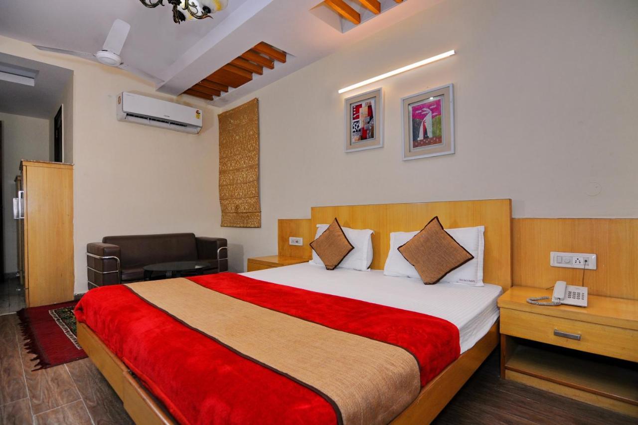 Hotel Tjs Grand Delhi  Exterior foto