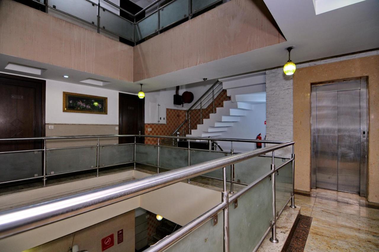 Hotel Tjs Grand Delhi  Exterior foto