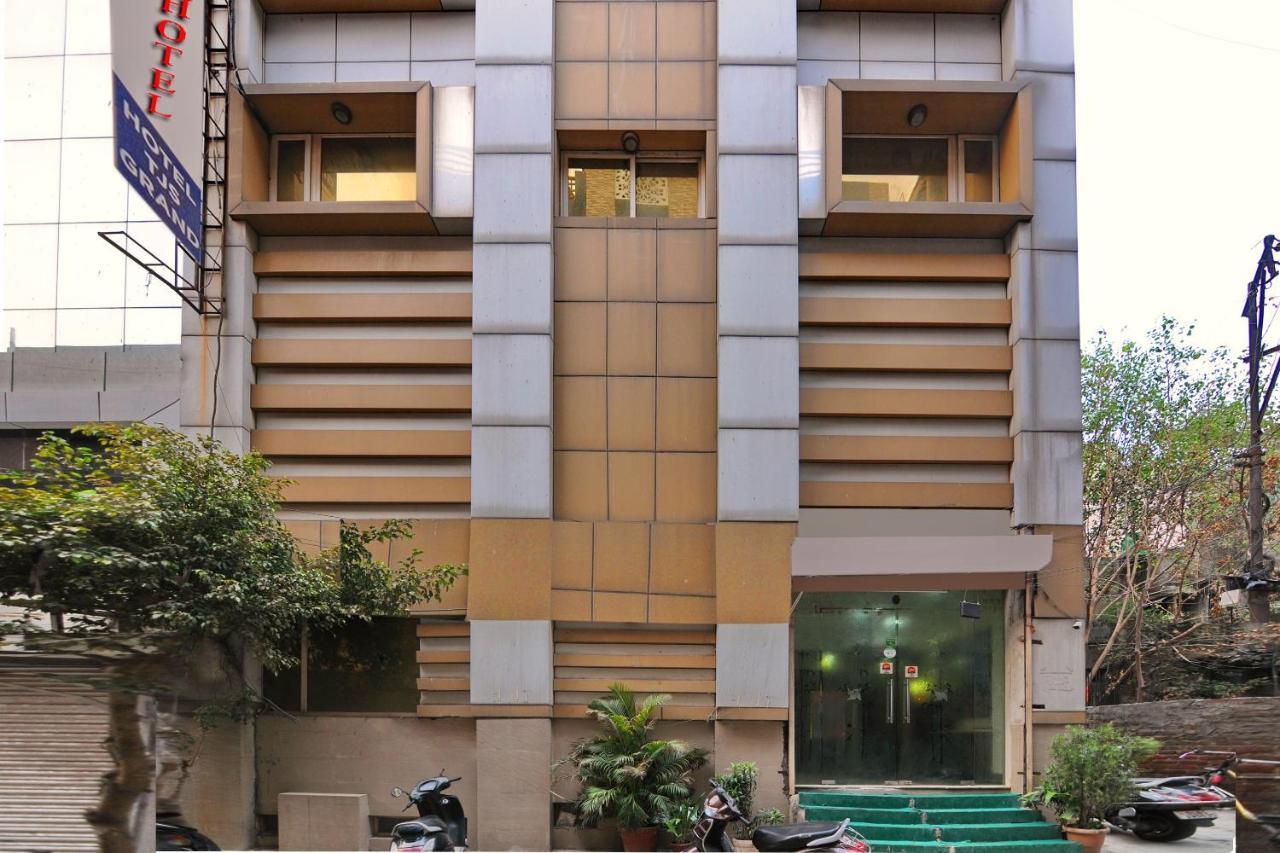 Hotel Tjs Grand Delhi  Exterior foto