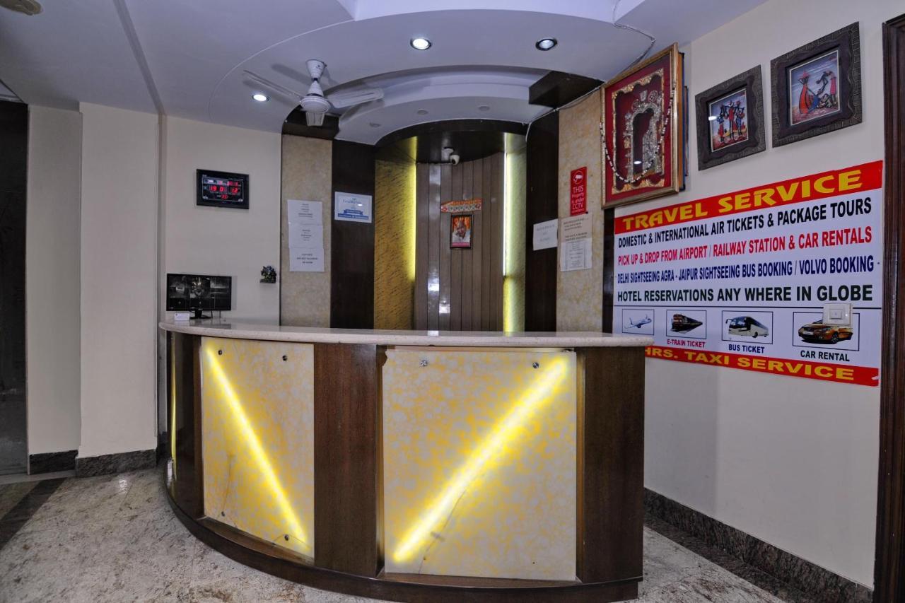 Hotel Tjs Grand Delhi  Exterior foto