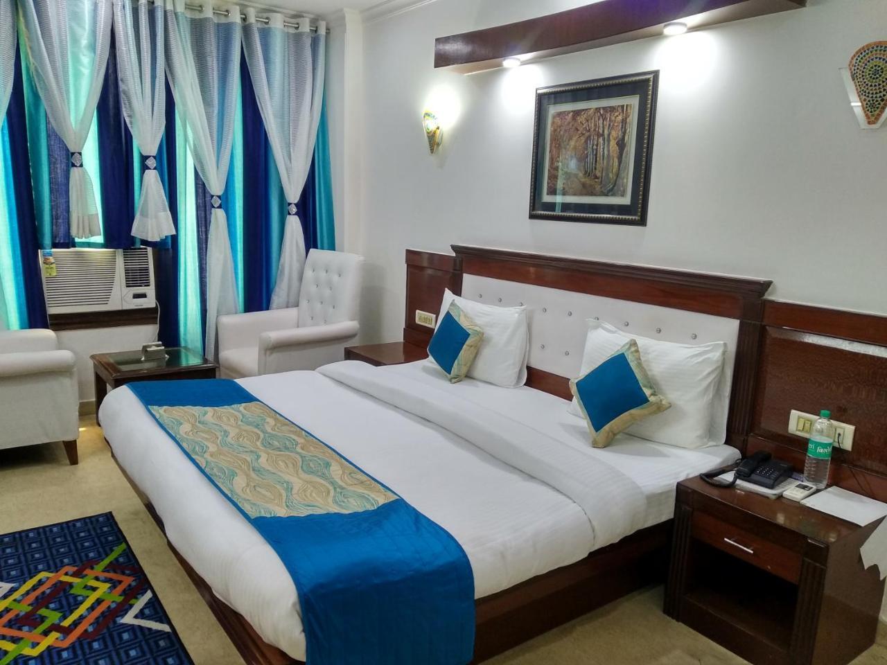 Hotel Tjs Grand Delhi  Exterior foto