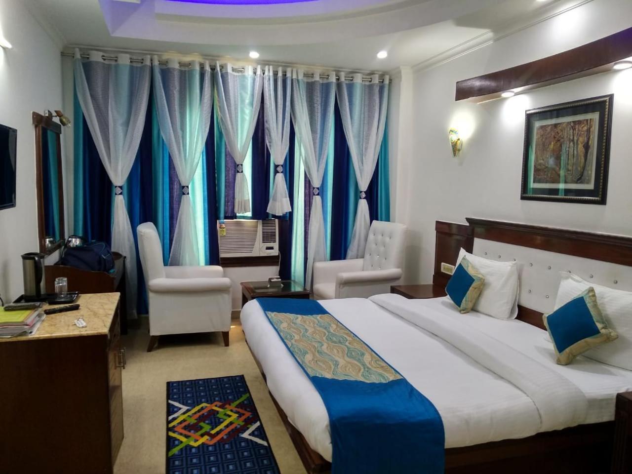 Hotel Tjs Grand Delhi  Exterior foto