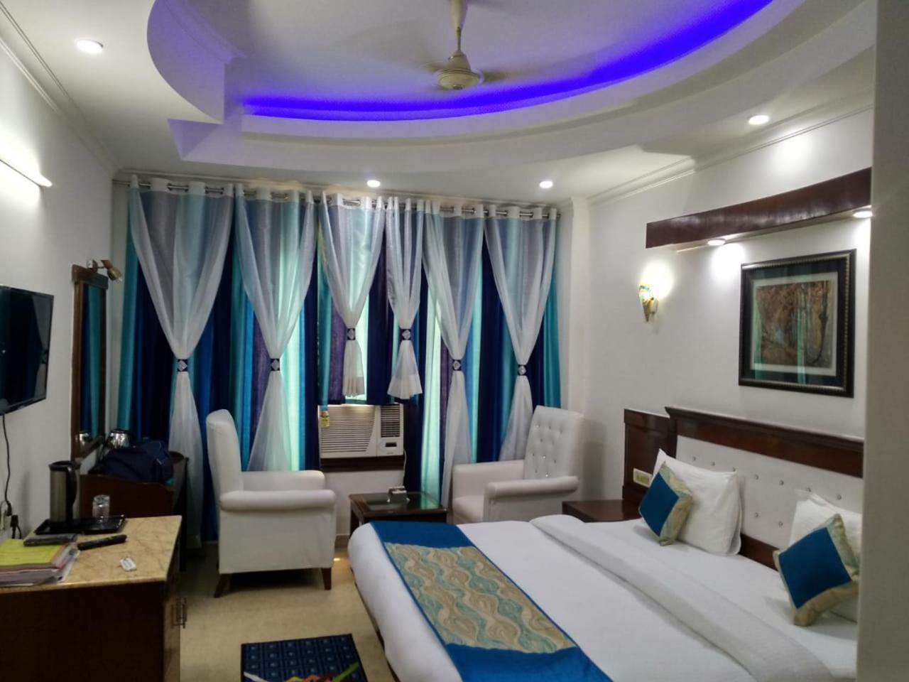Hotel Tjs Grand Delhi  Exterior foto